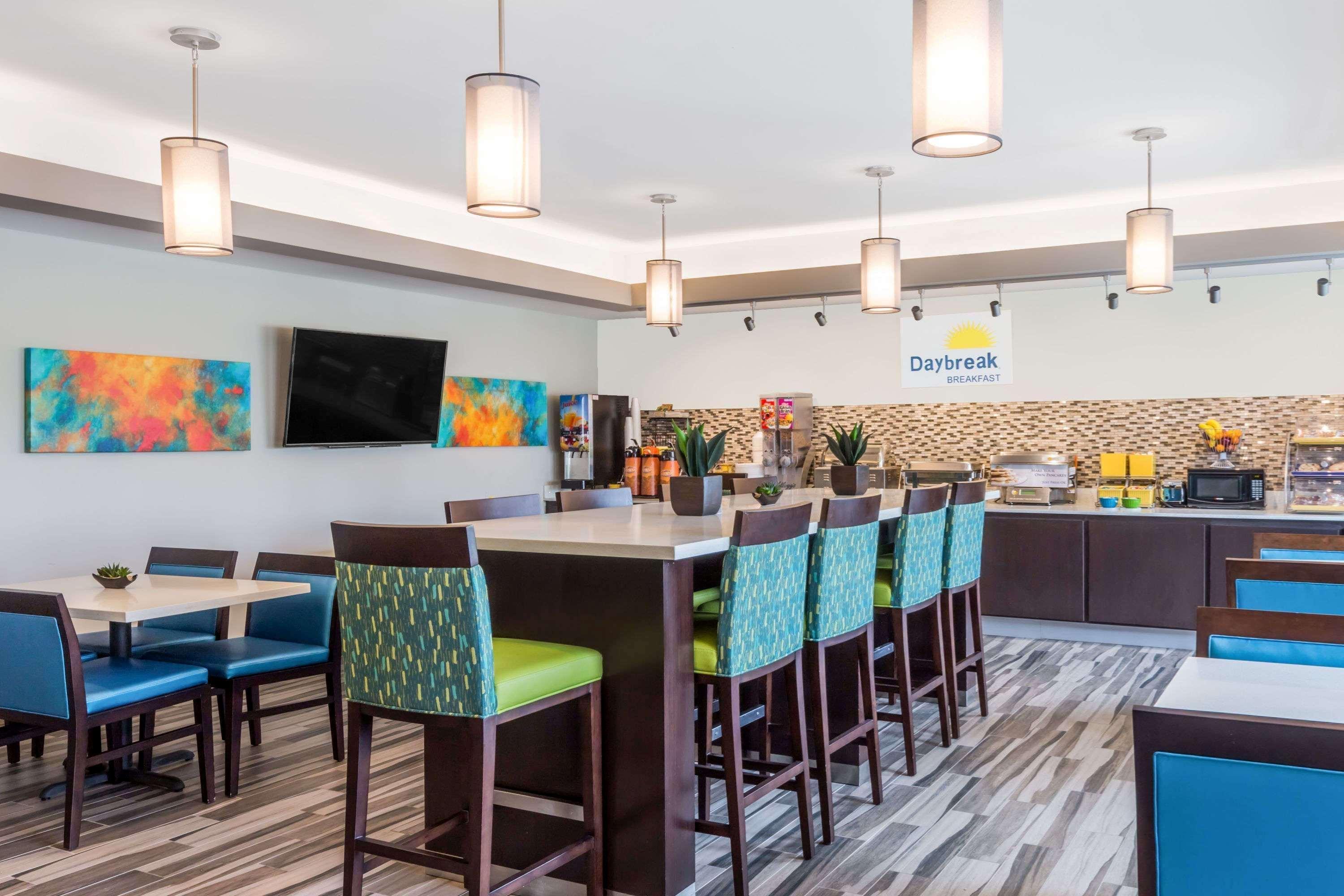 Hotel Days & By Wyndham 2*