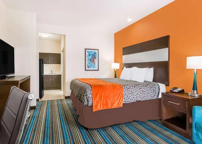 Days Inn & Suites By Wyndham Katy