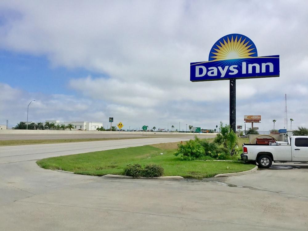 Days & By Wyndham 2*