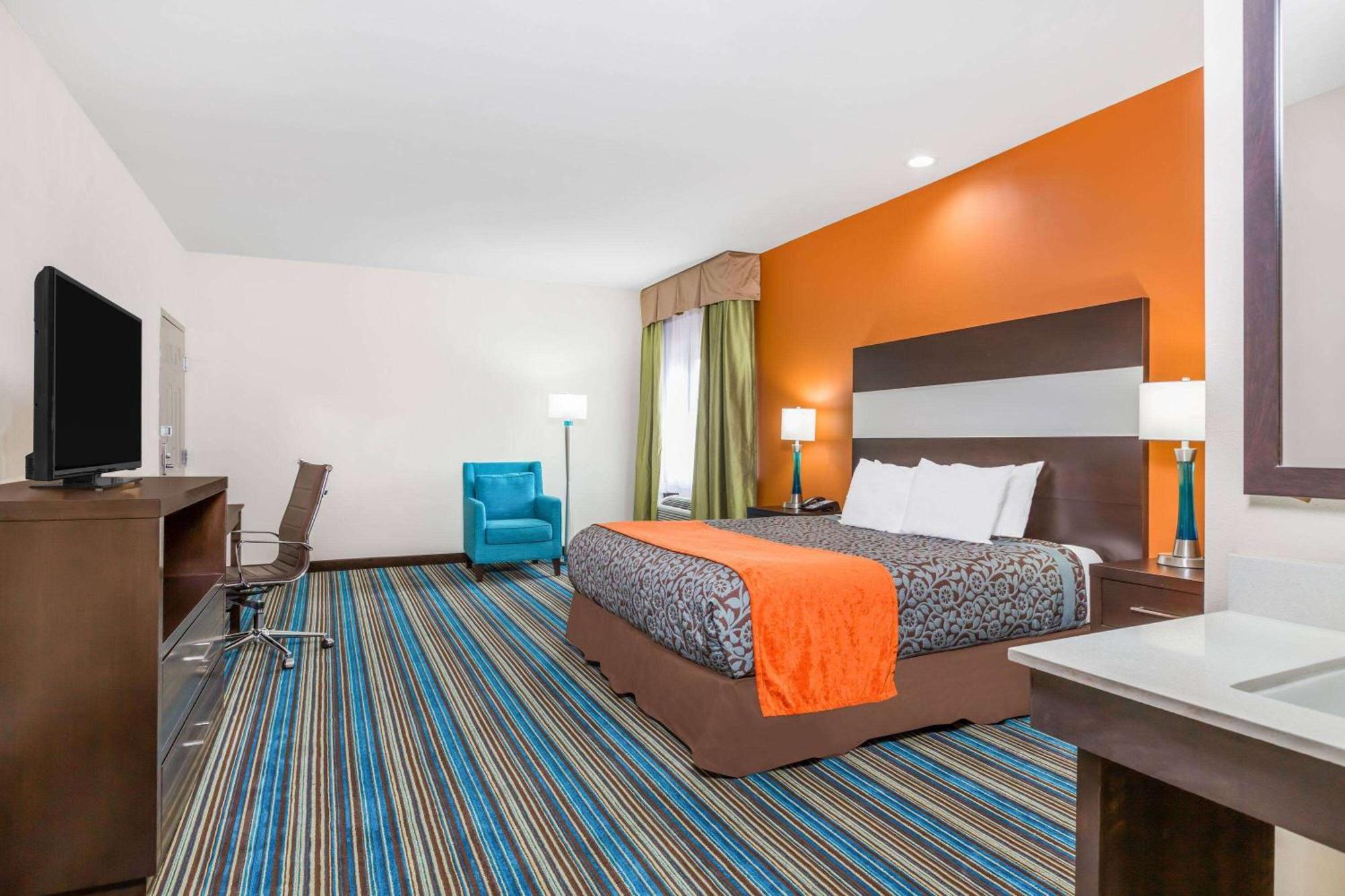 Days & By Wyndham Hotel